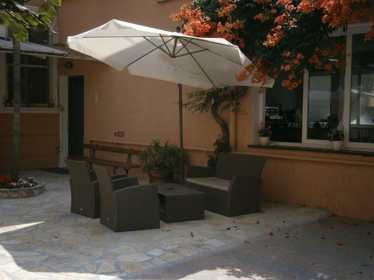 Hotel La Tavernetta Varazze Exterior photo