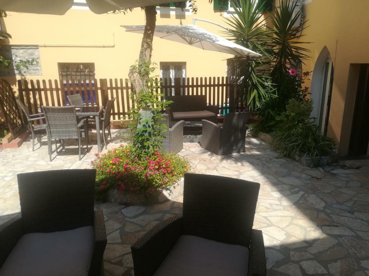Hotel La Tavernetta Varazze Exterior photo